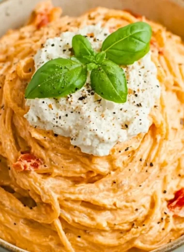 Delicious roasted tomato and garlic ricotta pasta served in a bowl