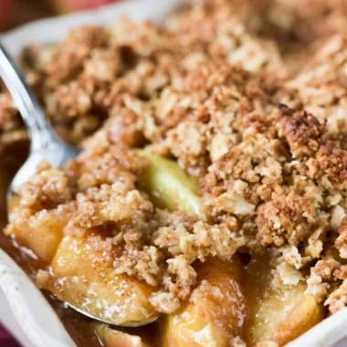 Delicious easy apple crisp topped with a crunchy oat layer and fresh apples