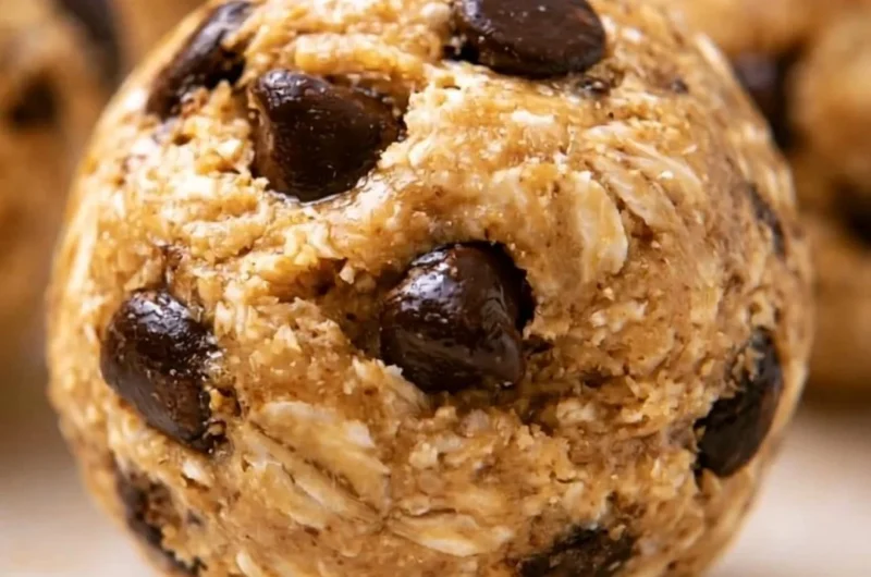 Healthy and nutritious oatmeal protein balls high in energy and protein